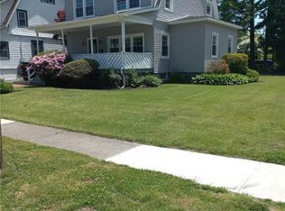 26 Davis Rd, Port Washington, NY 11050