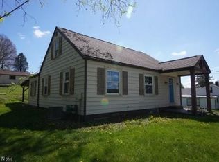 7750 Waynesburg Dr SE, Waynesburg, OH 44688
