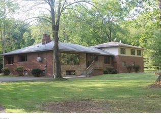 16854 Kurzemes Dr, Chagrin Falls, OH 44023