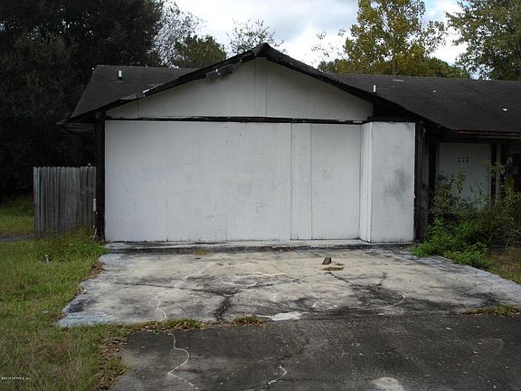 2nd image of 8165 Settlers Landing Trl N