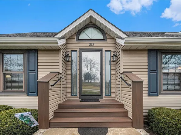 213 Stonebridge Ln, Smithville, MO 64089