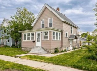 815 10th St SW, Cedar Rapids, IA 52404