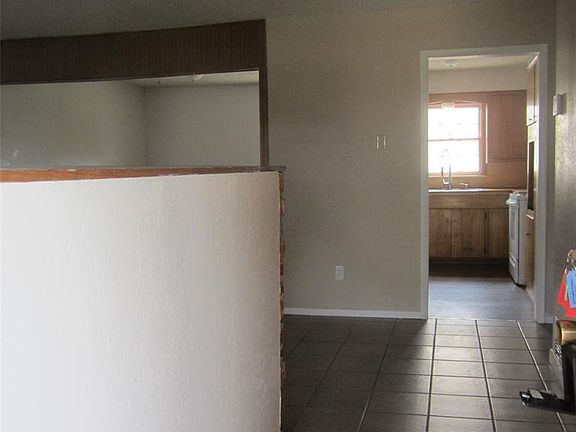 2nd image of 1837 Westview Dr