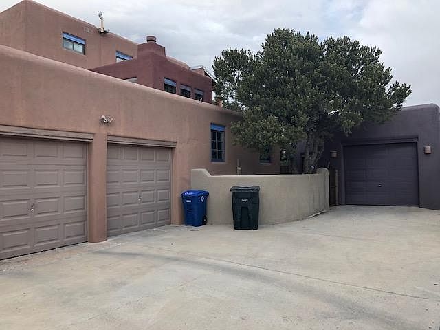 1st image of 22 Grand Canyon Dr