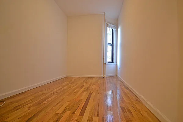 Rented by Bold New York | media 28