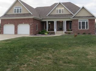 10529 E Deer Creek Rd, Robinson, IL 62454