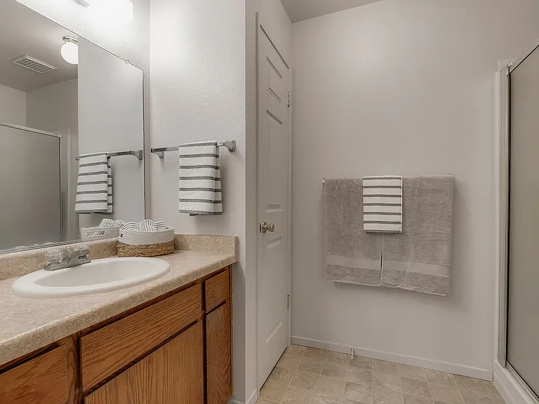 Oak Meadow Apartments — Photo 15