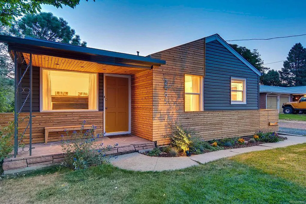 2595 Garrison St — Photo 2