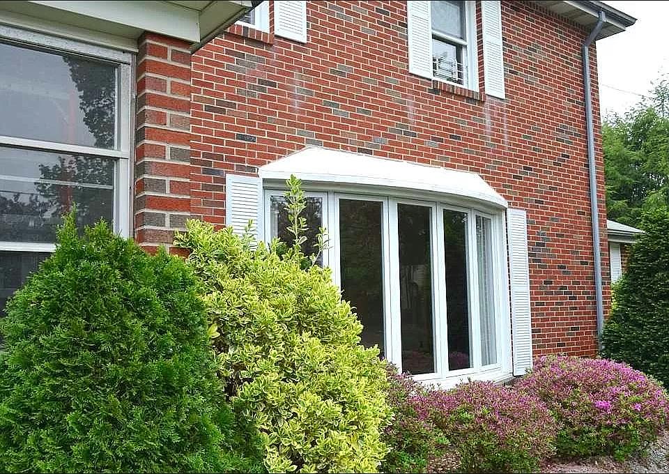 2nd floor apartment on quiet side street near downtown Greenwich.