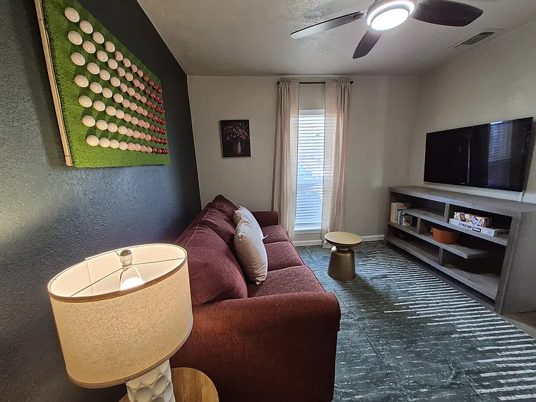 Hillwood Dr — Photo 9