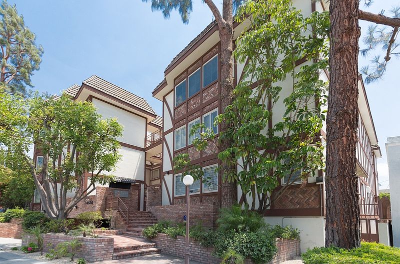 1st image of 4536 Wilshire Blvd #105