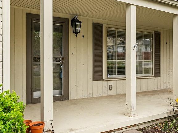 3rd image of 2819 N University Ave