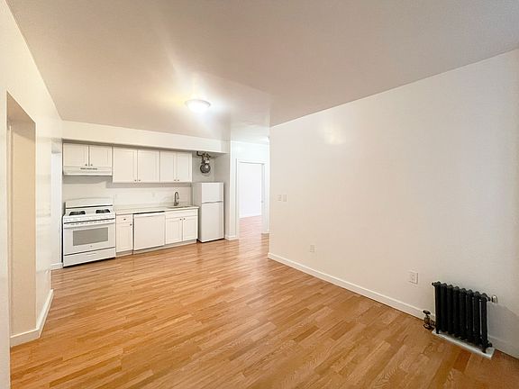 3rd image of 1 Bennett Ave #21C