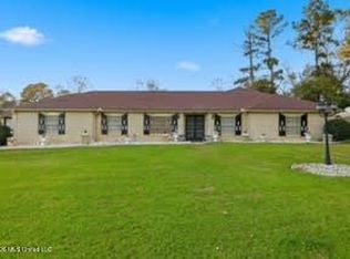 206 Plantation Dr, Vicksburg, MS 39183