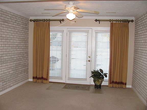 4th image of 625 Lake Harbor Dr
