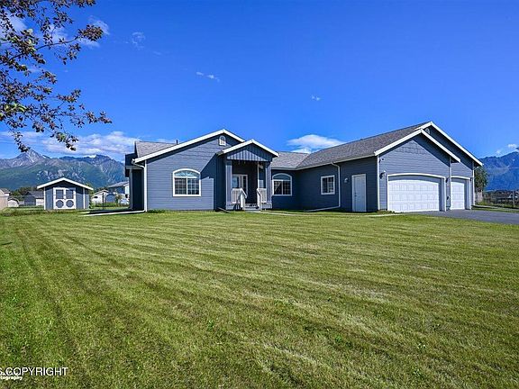 3rd image of 245 N Ayrshire Cir