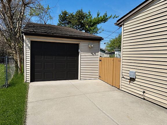 2nd image of 30751 Palmer Blvd