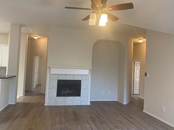 4th image of 716 Mistymoor Ln