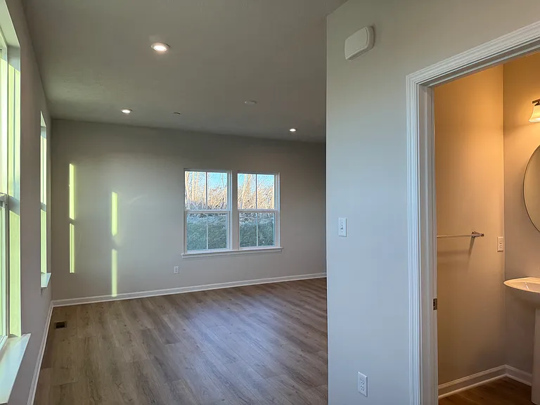 148 Crown St — Photo 18