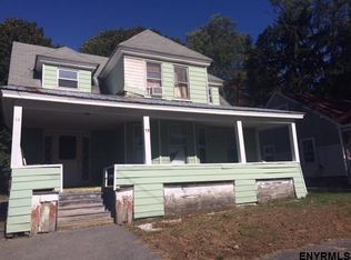 13 Academy Pl, Gloversville, NY 12078
