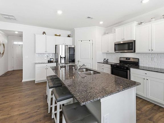 3rd image of 5816 Gabbro Ct