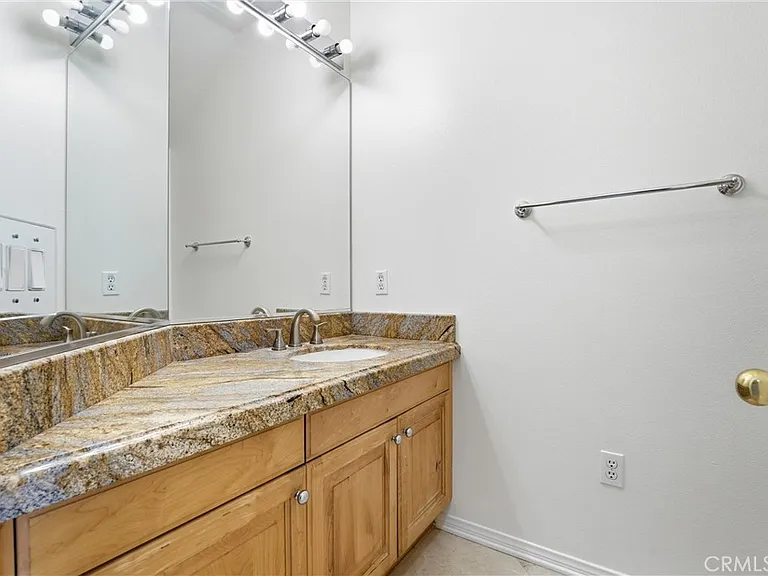 2536 Brennen Way — Photo 31