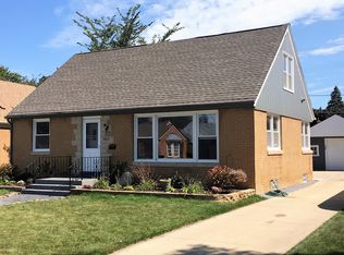 3023 Saint Clair St, Racine, WI 53402