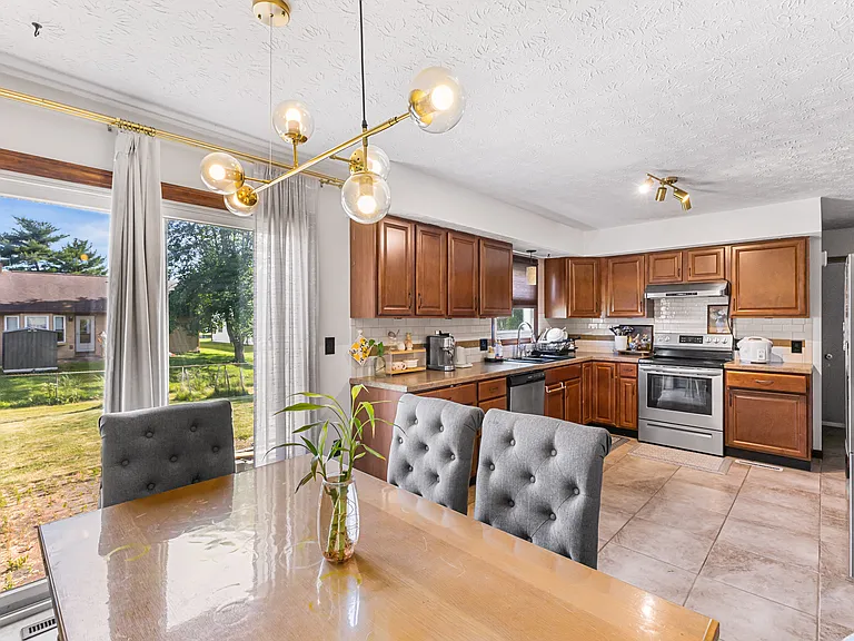 6431 Blackhaw Dr — Photo 18