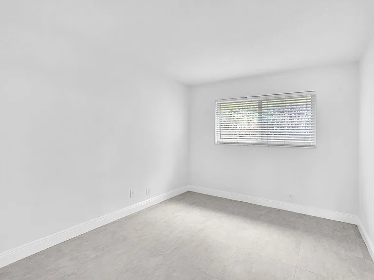 1101 NE 18th Ave #4 — Photo 14