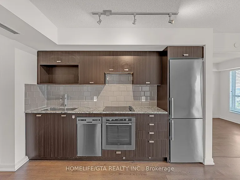 275 Village Green Sq #2421 — Photo 4