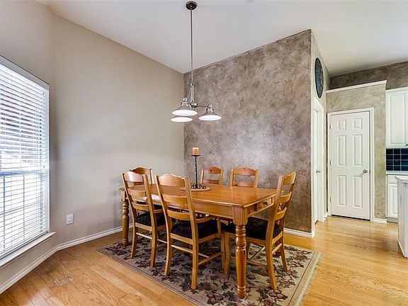 4th image of 10017 Forrest Dr