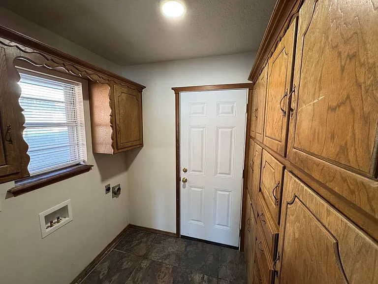 1826 Beverly Hls — Photo 19