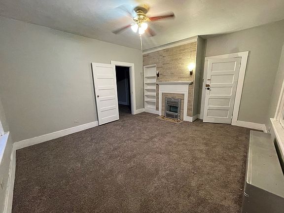 2nd image of 917 E 9th St #3