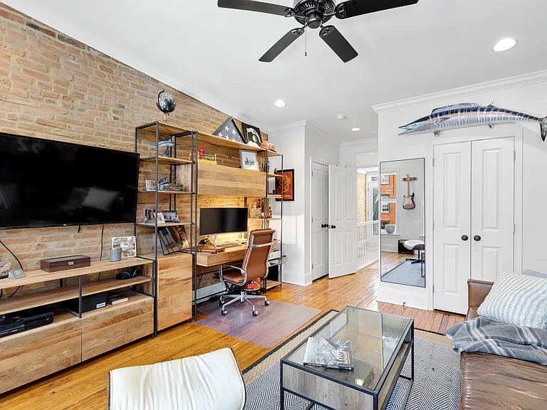 1615 S Charles St — Photo 15
