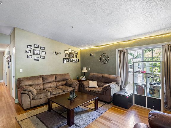 5th image of 17905 SE Arista Dr