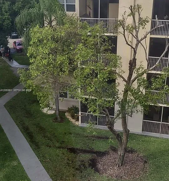 8215 Lake Dr #505 — Photo 18