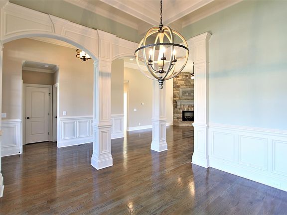 4th image of 1029 Brighton Ln Lot 85