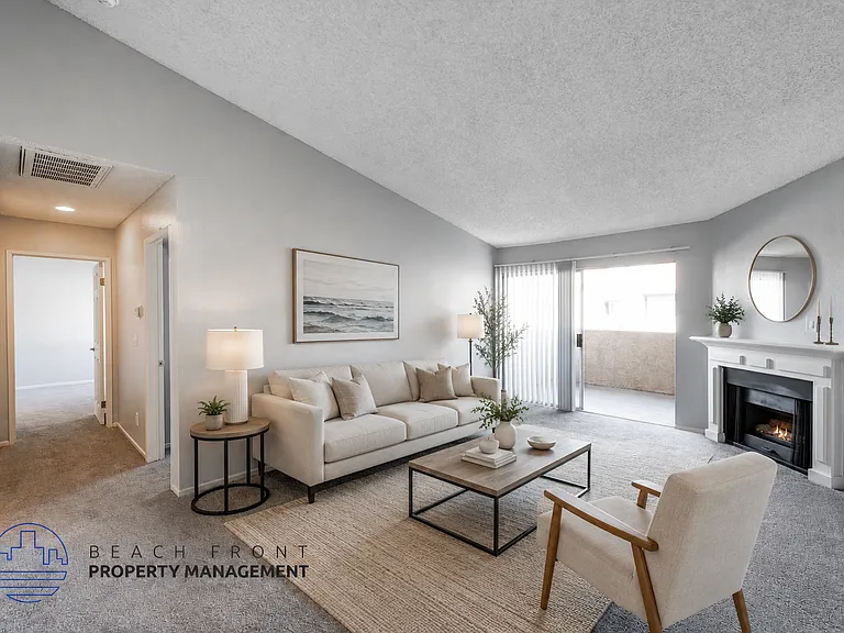 619 E. Riverside Dr. — Photo 1