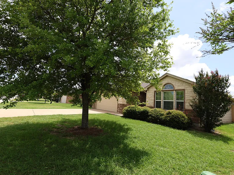 1123 Abbey Rdg — Photo 3
