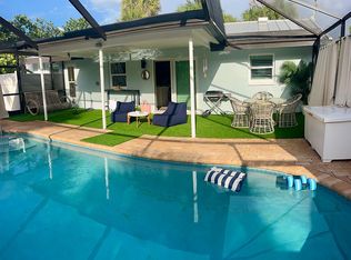704 Cardium St, Sanibel, FL 33957