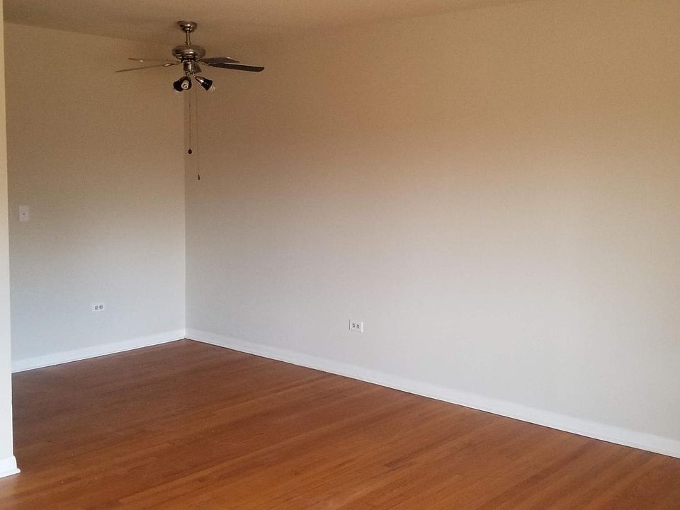 1st image of 145 Dover Dr APT 17