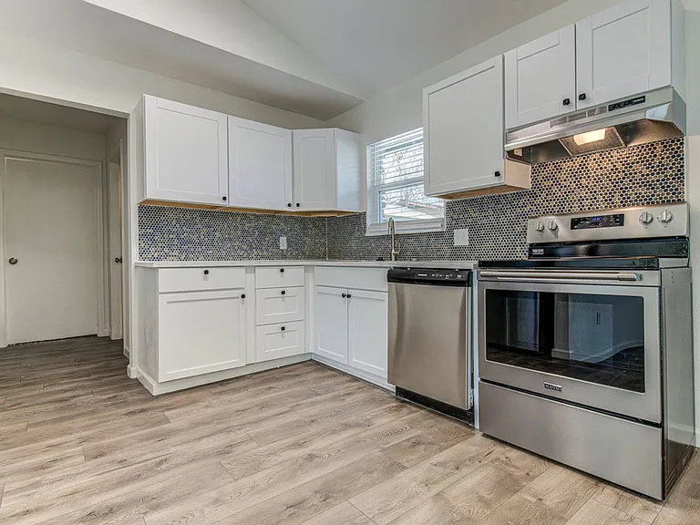 5706 Gloucester Ln — Photo 39