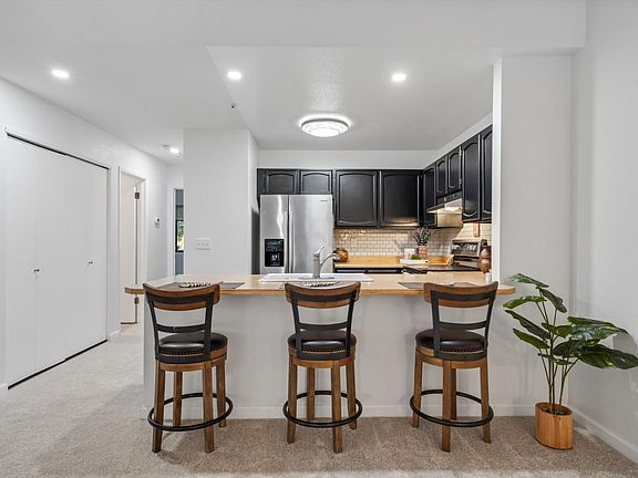 5th image of 107 Nicholas Court