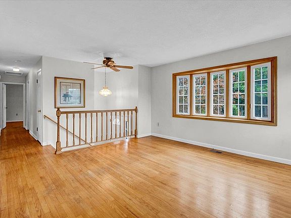 4th image of 7 Pinehurst Drive