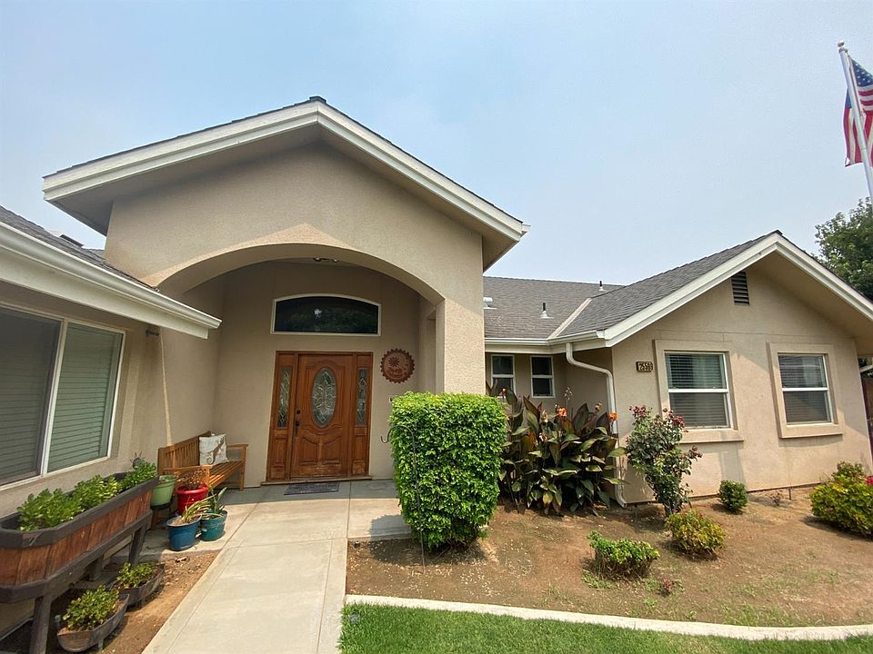 1st image of 25569 Pickford Dr