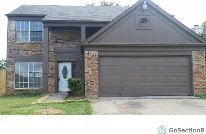 1st image of 2501 Creekwood Ln