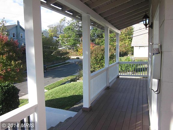 3rd image of 1304 Girard St NE