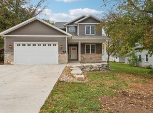 127 E Franklin St, Portage, WI 53901