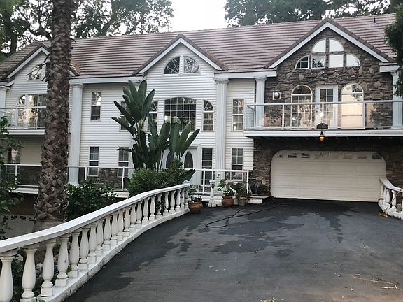 Riverfront Estate w Boatdock