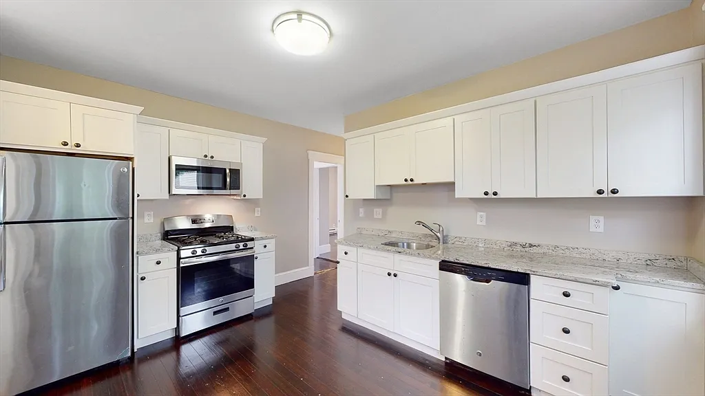 4 bed, 1200 sqft, $3,500 — Photo 1